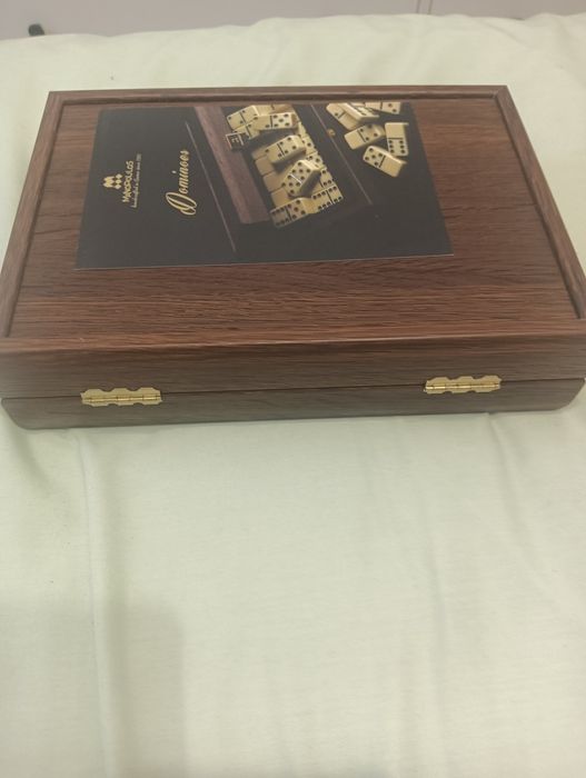 Joc Domino Manopoulos