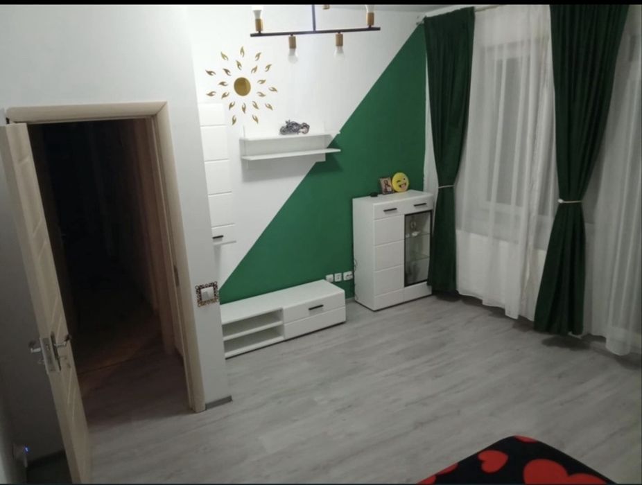 Inchiriez apartament