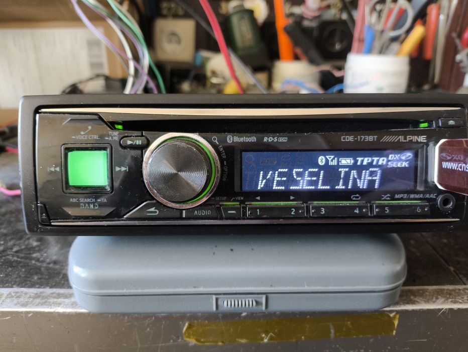 Alpine  CDE-173BT авто радио с Bluetooth Plus - CD плейър и USB