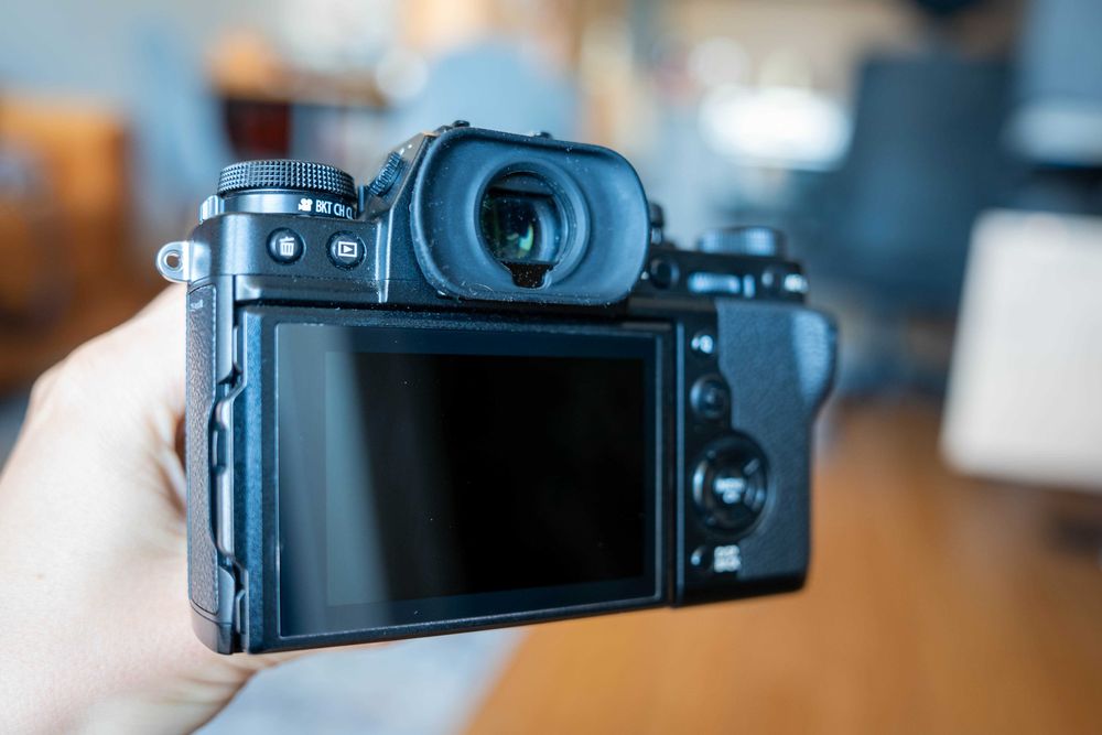 Камера Fujifilm X-T3 26.1MP Mirrorless Digital Camera Black Body и обектив Fujifilm Fujinon XF 18-55mm f/2.8-4 R