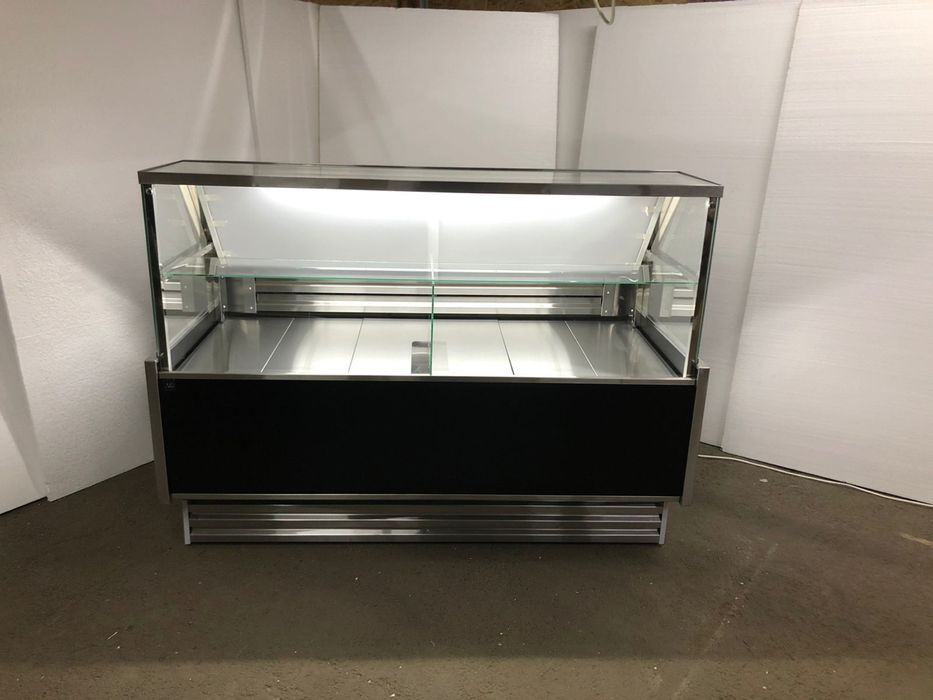 Кондитерская витрина