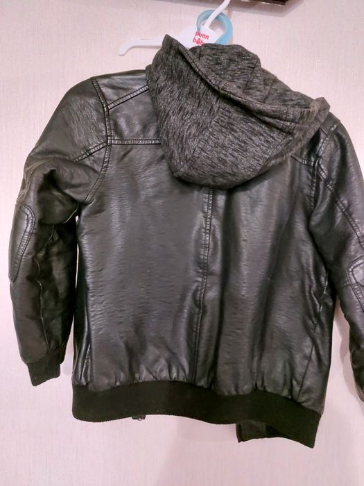 Куртки  женские,  подростковые