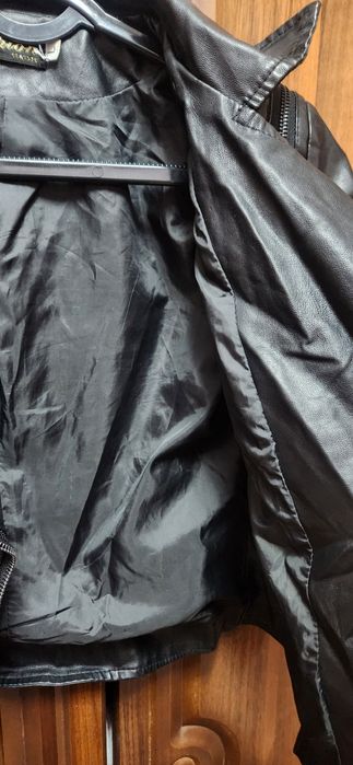 qizil rangli koylak va koja kastum