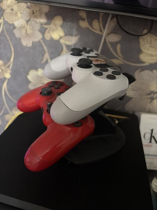 Продам плестейшен 4