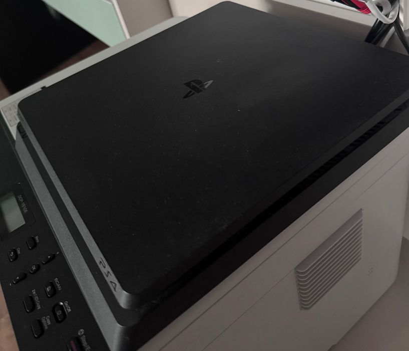 Плейстейшън 4 Перфектен! Playstation 4 PS4 PRO 1ТБ