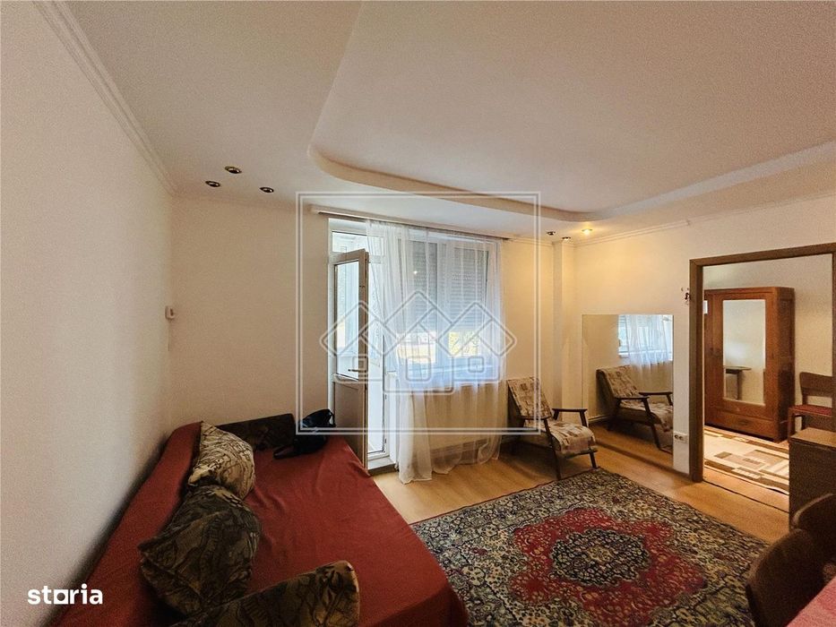 Ap cu 2 camere, balcon - Zona Cedonia