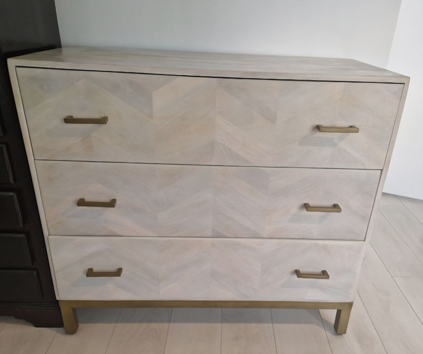 Vand mobilier comoda  lemn mango
