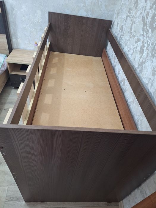 Кровать размером 175×80