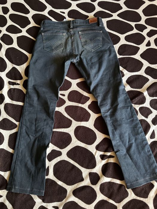 ПРОДАВАМ : Дънки LEVI'S (мъжки)