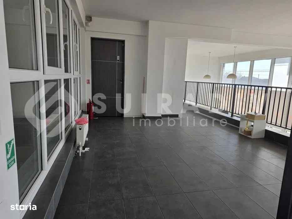 Spațiu comercial 140 mp, vitrine mari, vad excelent – Iris
