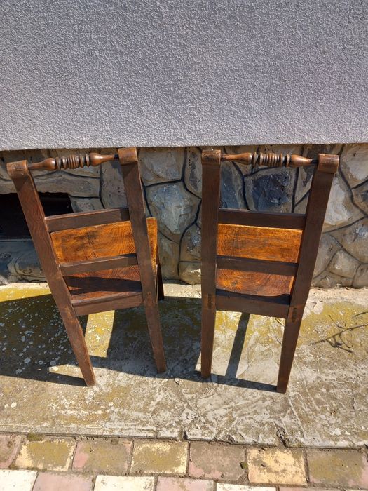 Se vând 2 scaune țărănești,vechi