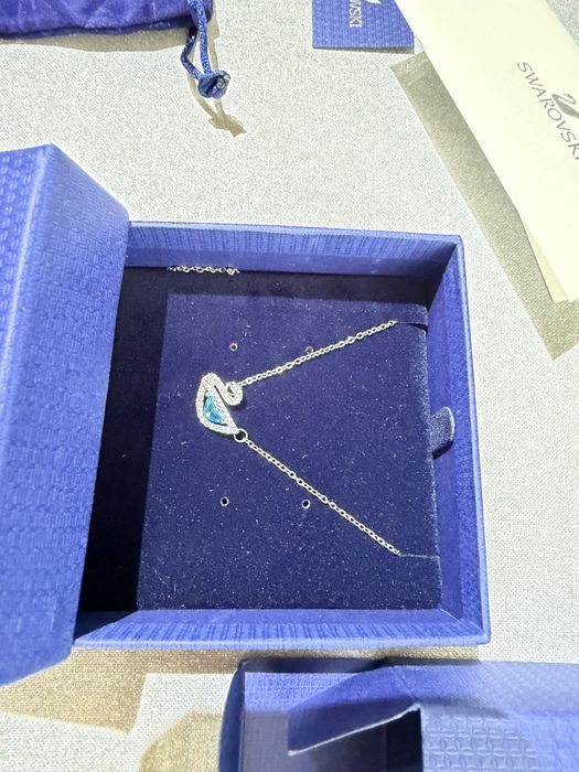 Swarovski колие с лебед