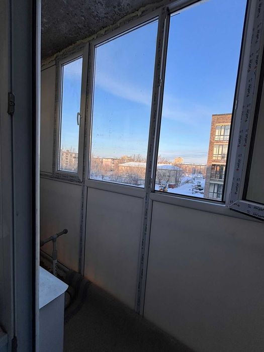 продам четырехкомнатную квартиру