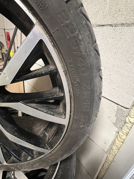 Jante wv 5x112 r 18 cu anvelope foarte bune
