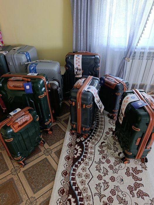 Дорожные чемоданы есть все размеры