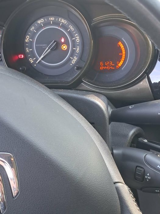 Автомобил Citroen C3