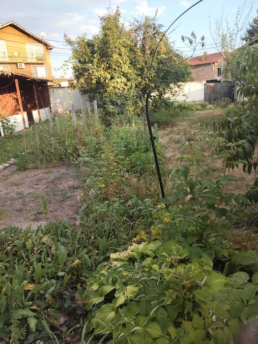Продавам масивна къща