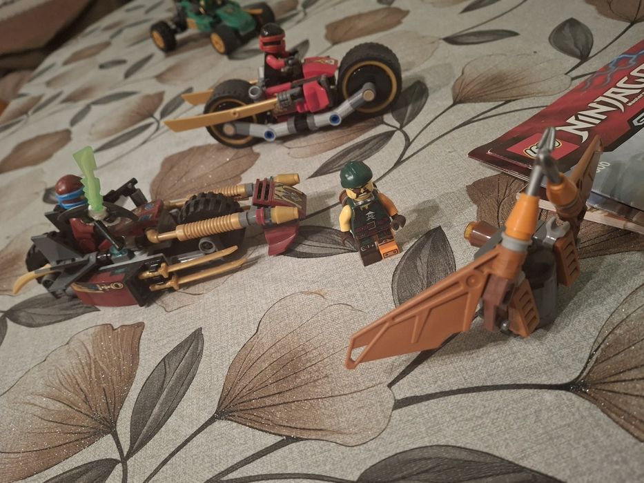 Продавам всички тези сетове/легота  на Нинджаго