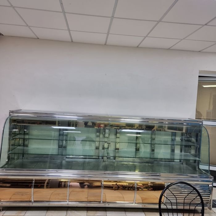 Холодельники ветрина