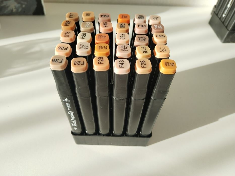 Продам маркеры б/у по цветам