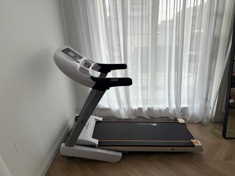 Banda de alergare electrica FitTronic D300