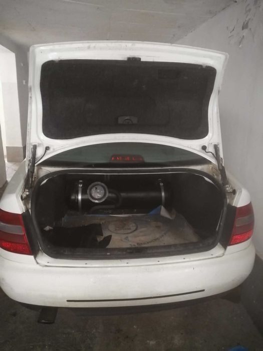 Ауди а4 1.8 бинзин