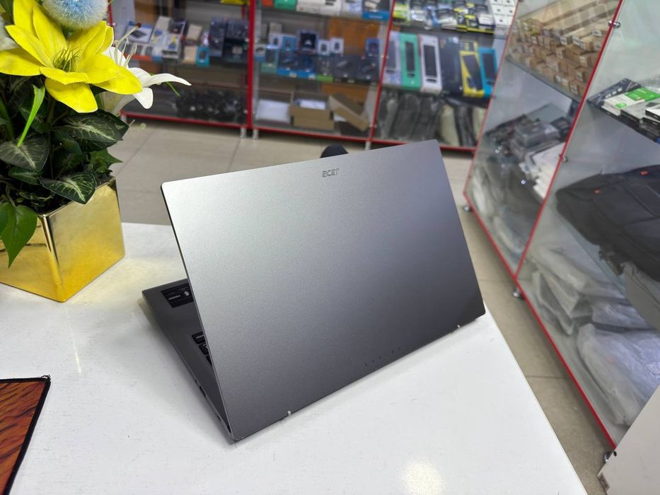 Acer i5-13 eng soʻngi avlodi holati ideal ddr5 yangidan farqi yoq