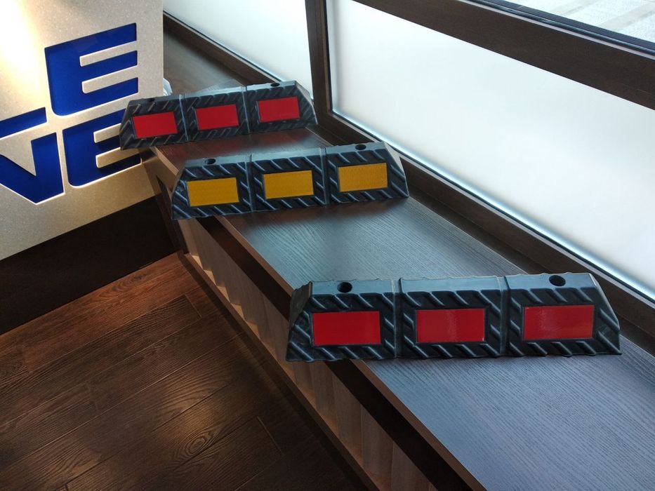 Лежащий полицейский