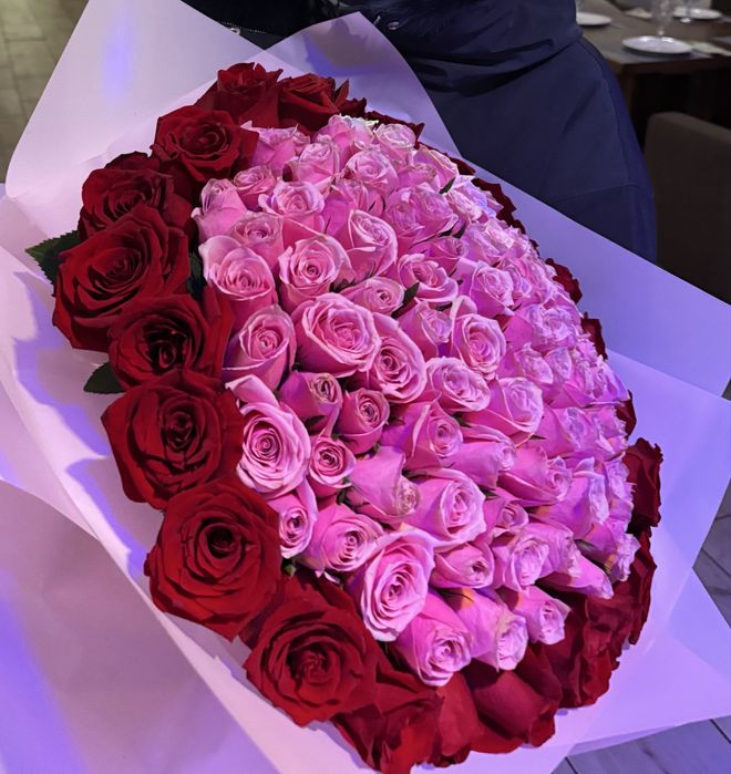 101 роза розовые и красные