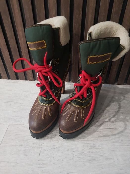 Продам стильные ботинки.