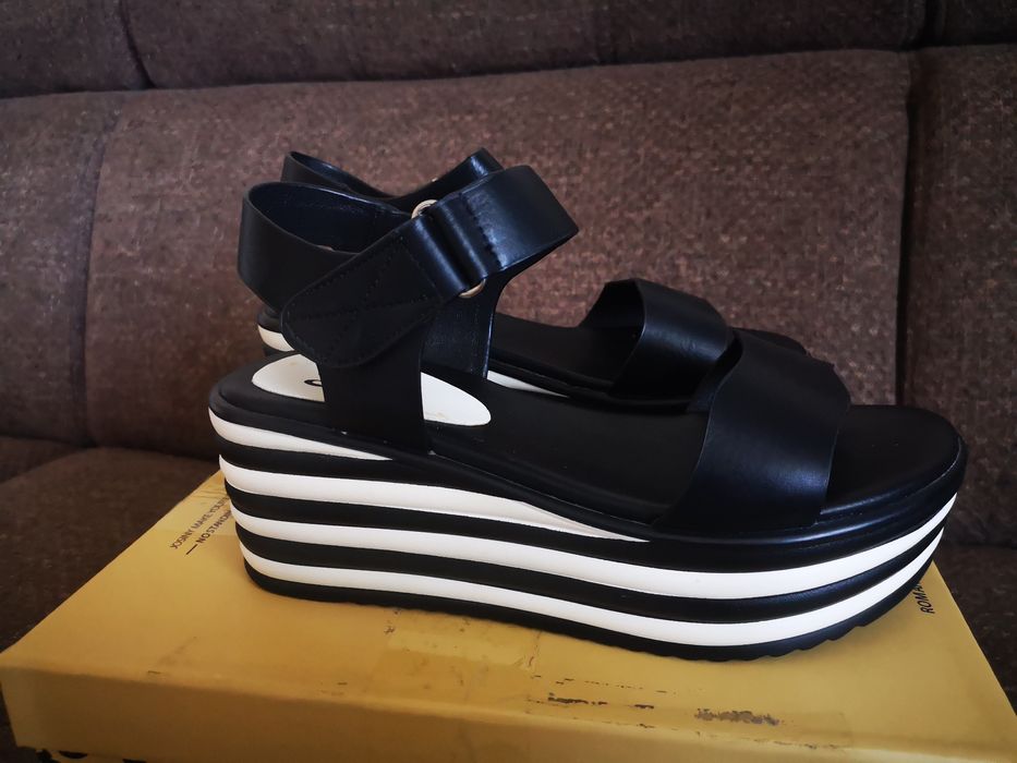 Босоножки на платформе