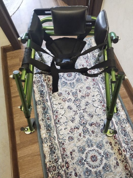 Ходунки для детей с ДЦП. 50.000 торг.