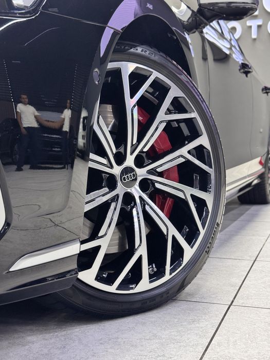 Продается Audi S8 2025