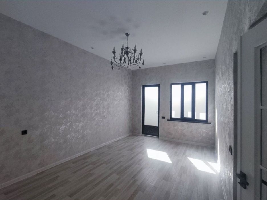 Bardankolda uy sotiladi 2 sotix 4 xona+xol padval