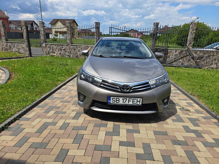 Toyota Corolla, fabricatie 2015, motor 1.6 benzină 132 CP, cutie automată