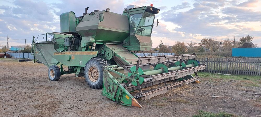 Комбайн Нива Эффект