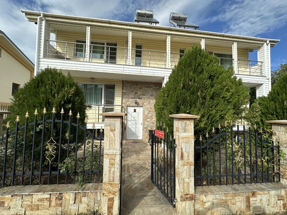 Продава се Къща в Казанлък - 330 кв.м за 970 €/кв.м - Снимка #1