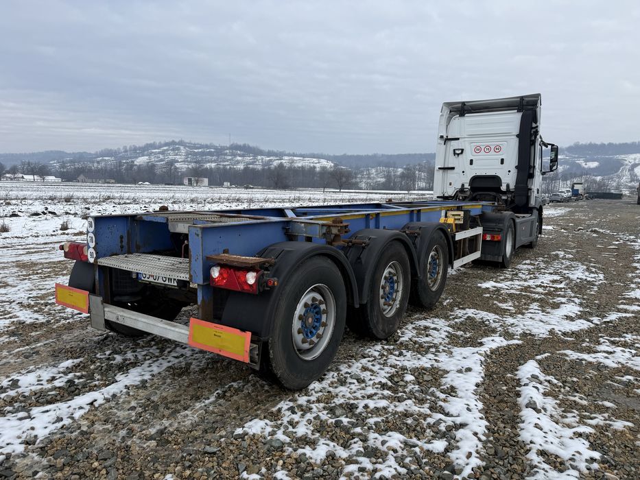 Semiremorca transport containere 20” / 25”