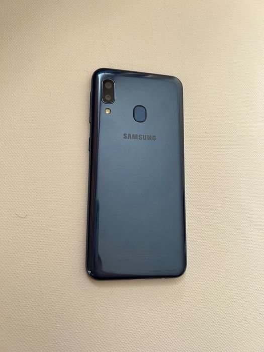 Телефон Samsung Galaxy A30