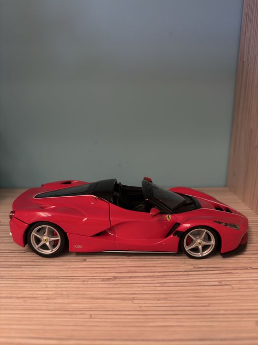 Machetă mașină Ferrari LaFerrari Aperta Bburago metal
