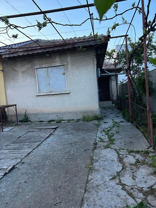 Vând casă cu teren Palazu Mare ,cartier Constanta
