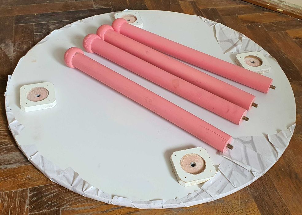 Masa rotunda din lemn pentru copii