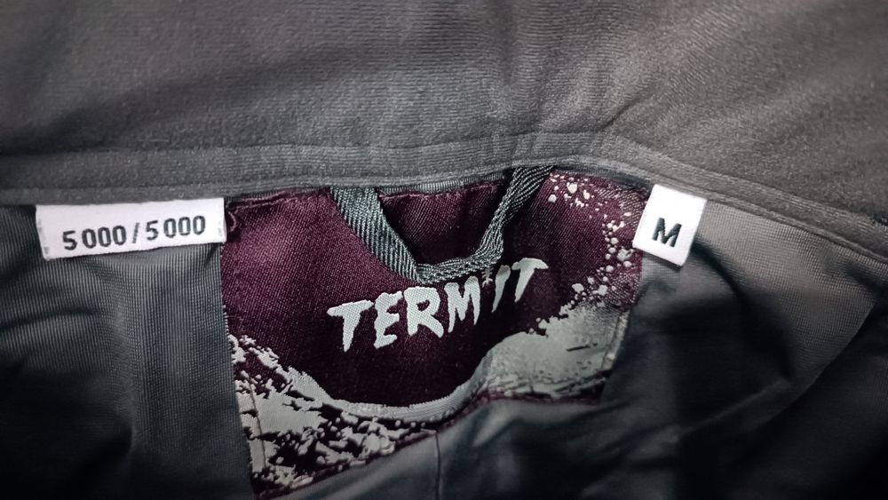 Горнолыжный костюм