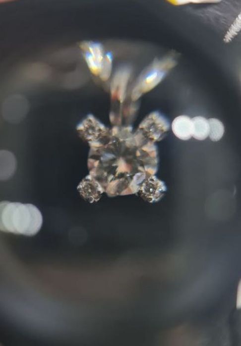 Медальон Zen Diamond’s с природен диамант 0.28 ct, E/VVS2, бяло злато