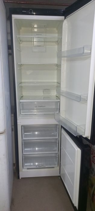 Продаётся холодильник индезит
