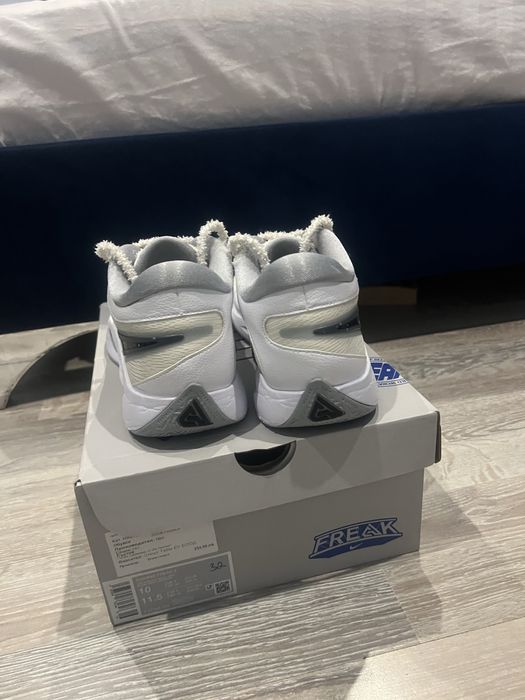 Nike basketball shoes Guanis Zoom Freak 6