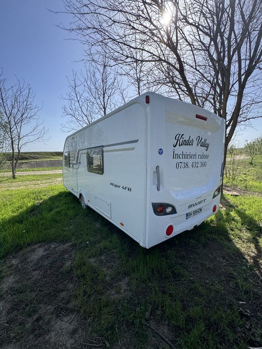 Inchiriere rulota cu 2 zone si cu AC