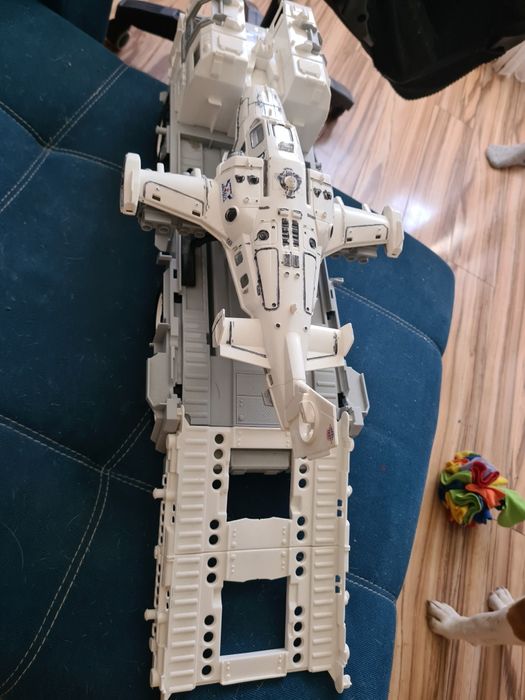 Игрушка камаз с самолетом