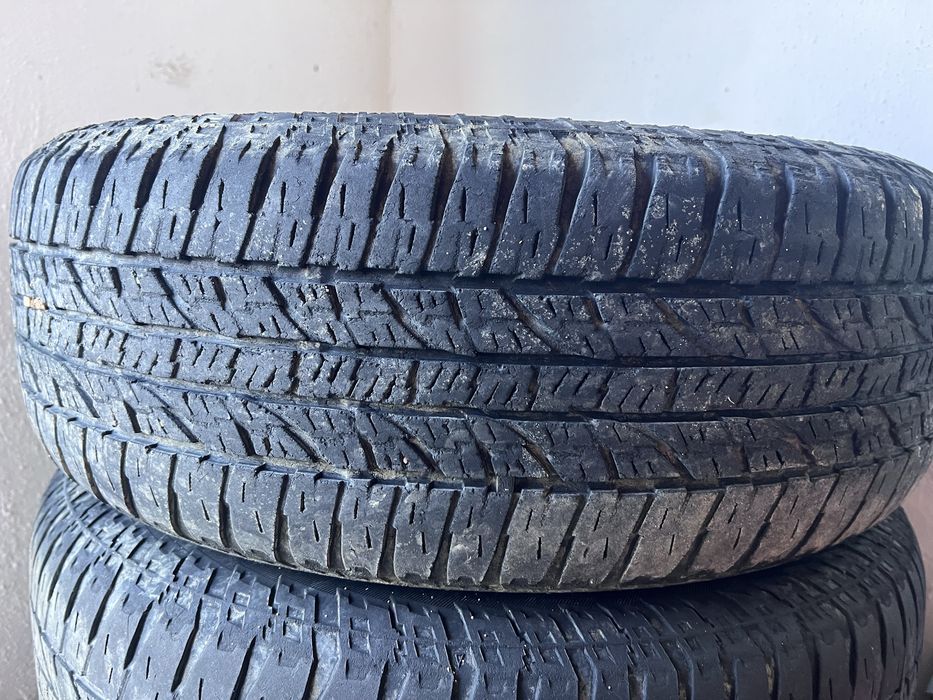 Продам  шины бу 2 шт