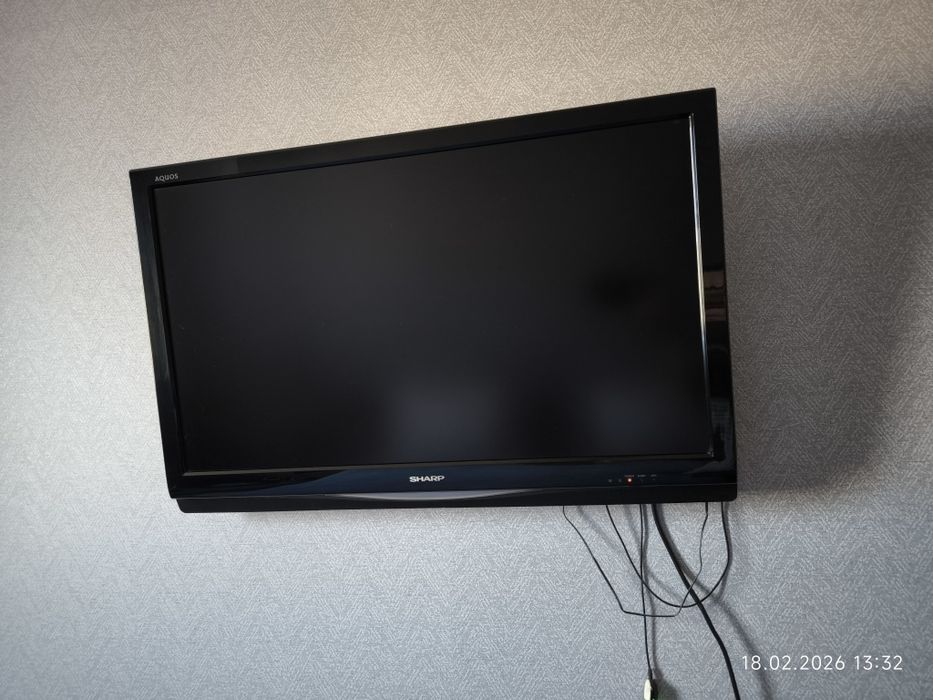 Продам телевизор Шарп.